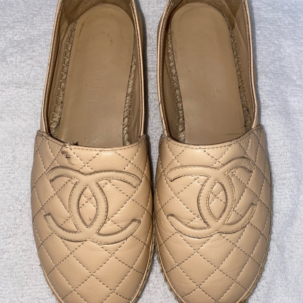 Chanel lambskin quilted CC Espadrilles 38 beige💛